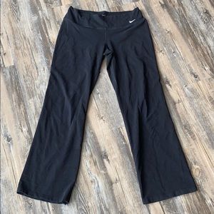Black nike yoga pants